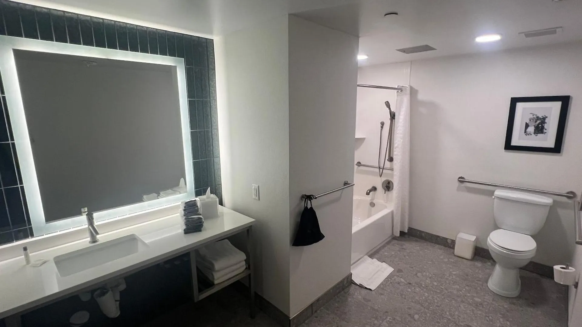 Cambria Downtown Phoenix Convention & Airport Hotel